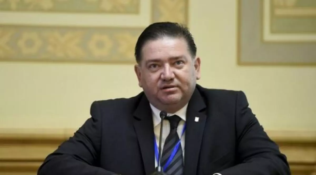 Costin Mihalache este şeful Cancelariei premierului. În februarie fusese pus şef la CFR SA şi a mai lucrat în echipa Vioricăi Dăncilă