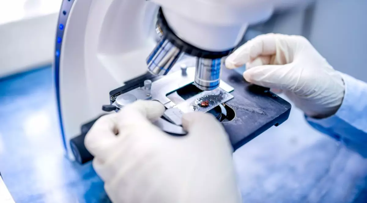 Studiul care le dă speranțe bolnavilor de cancer: O terapie creşte cu 50% şansele de supravieţuire pe termen lung pentru pacienţii cu melanom