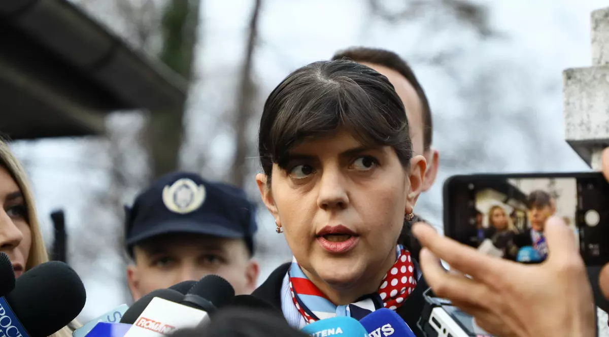 Laura Codruța Kovesi a ajuns la Secția 18. Fosta șefă a DNA a fost plasată ieri sub control judiciar