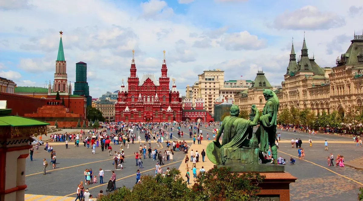 Nopți Albe în Moscova și Sankt Petersburg (PUBLICITATE)