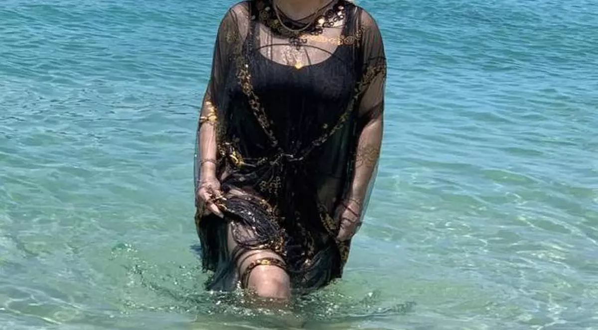 Loredana, vacanță de lux în Thailanda. „Am luat o barcă tradițională thailandeză, iar căpitanul ne-a dus pe o insula paradisiacă, izolată”