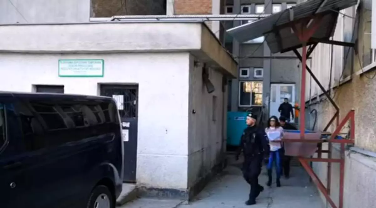Medici de la Spitalul Judeţean Neamţ, reţinuţi pentru luare de mită. Toți sunt de la Secţia de Ortopedie, care acum este blocată