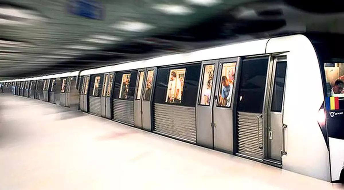 Mai mulți copii din clasele primare au mers singuri cu metroul. Trenul a plecat din stație înainte să urce tot grupul de elevi și însoțitorul lor. Metrorex nu știe nimic