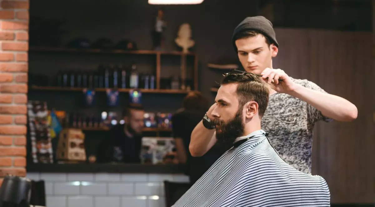 Orașul care interzice tunsul și bărbieritul prin decret