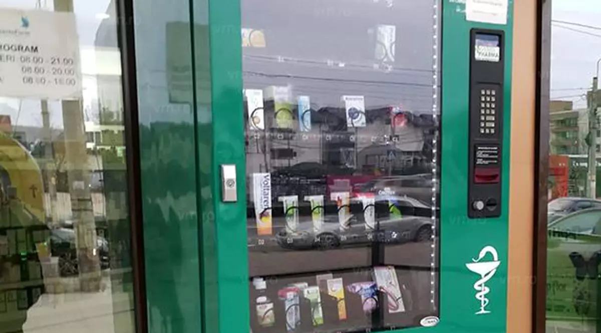 Tonomat cu prezervative și tampoane, la Vaslui. Se găsesc și medicamente banale, non-stop