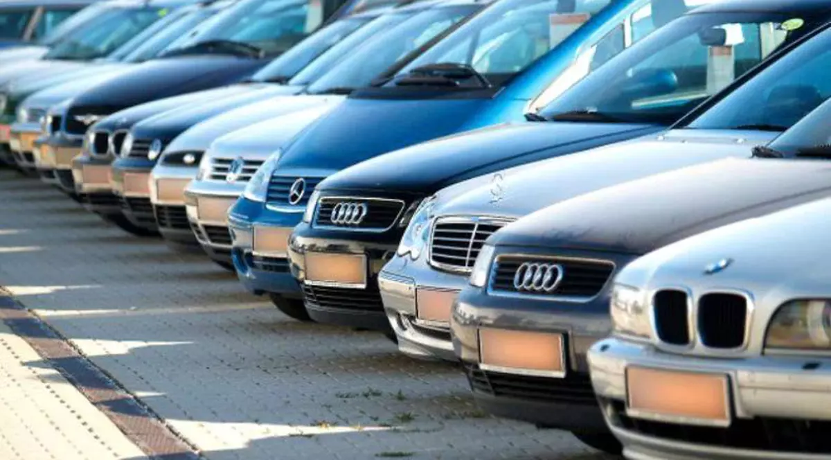 A fost lansată aplicația prin care poți afla istoricul mașinii pe care o conduci sau vrei să o cumperi