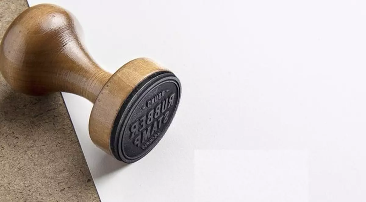 Nu există o lege a ștampilelor, de 30 de ani. Așa s-ar explica valul de medici impostori