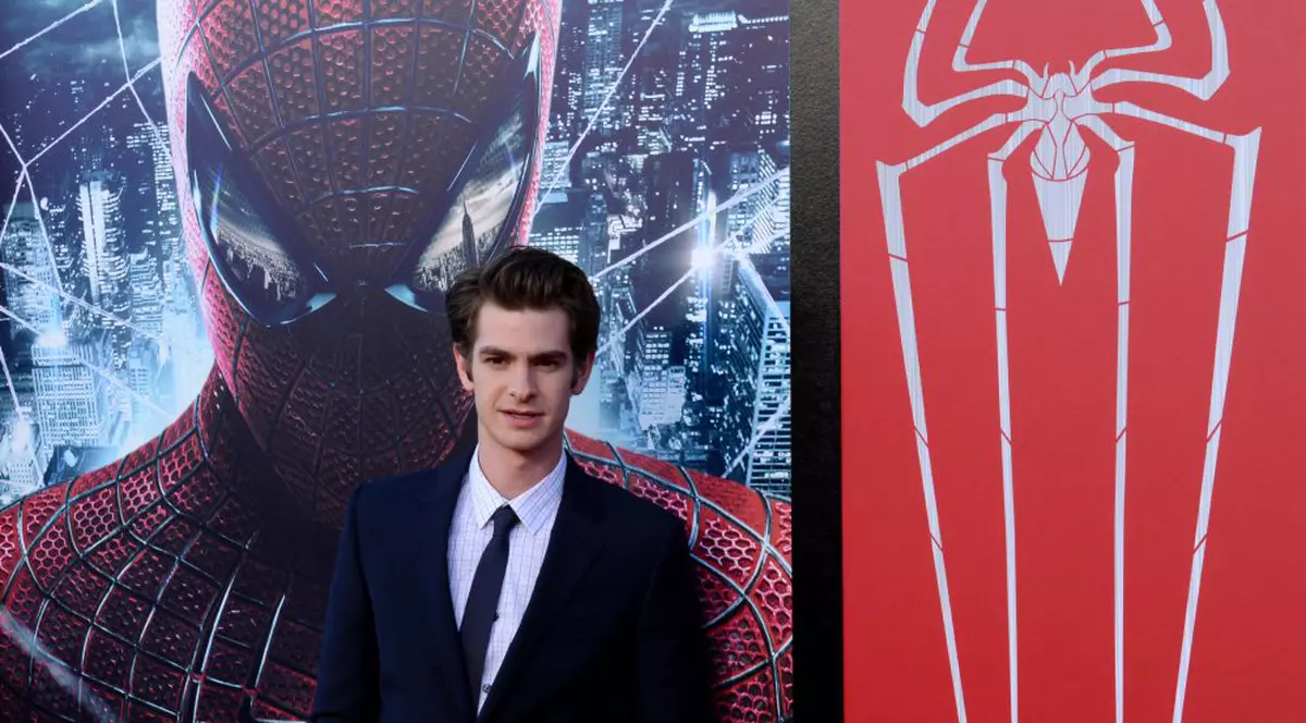 Andrew Garfield, actorul din "Spider-Man", are o nouă iubită!