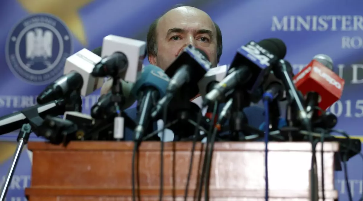 Tolo: Tipic pentru Guvernul Dăncilă: după ce a interzis conferințele de presă, Tudorel Toader interzice și presa