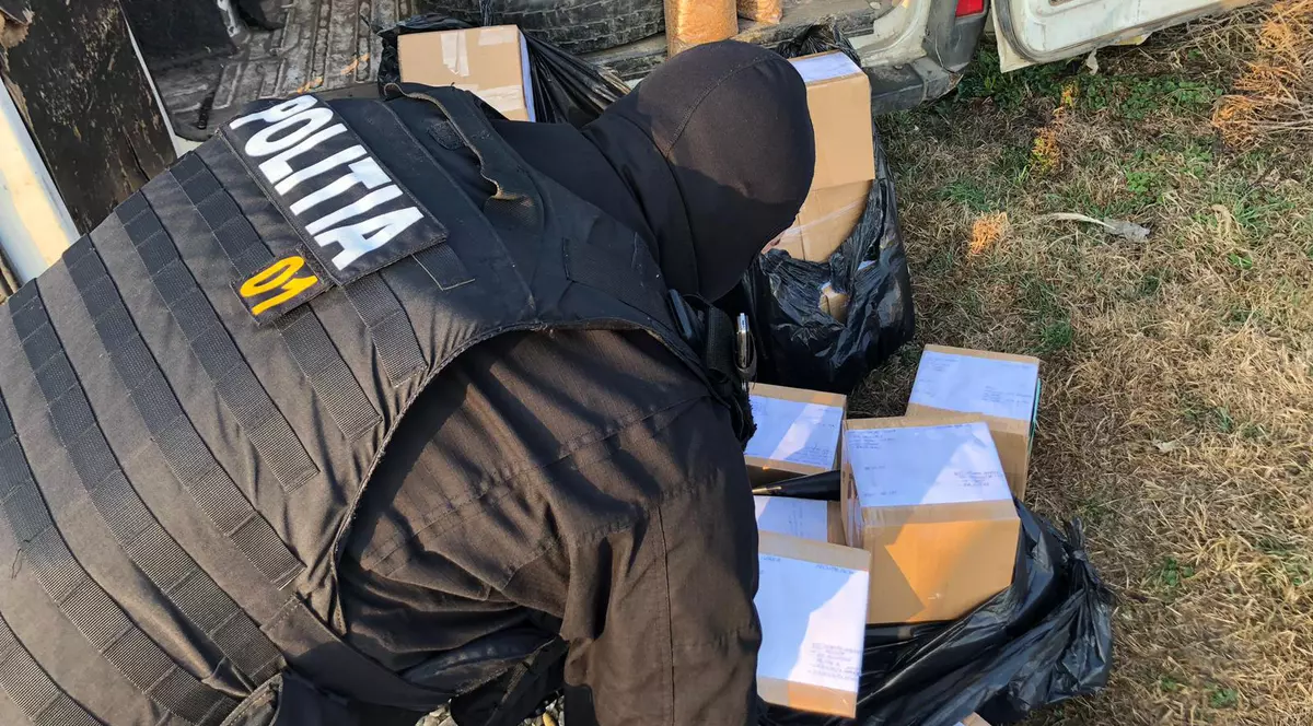 Acțiune de proporții împotriva contrabandiștilor de tutun. Aproape 100 de percheziții în toată țara