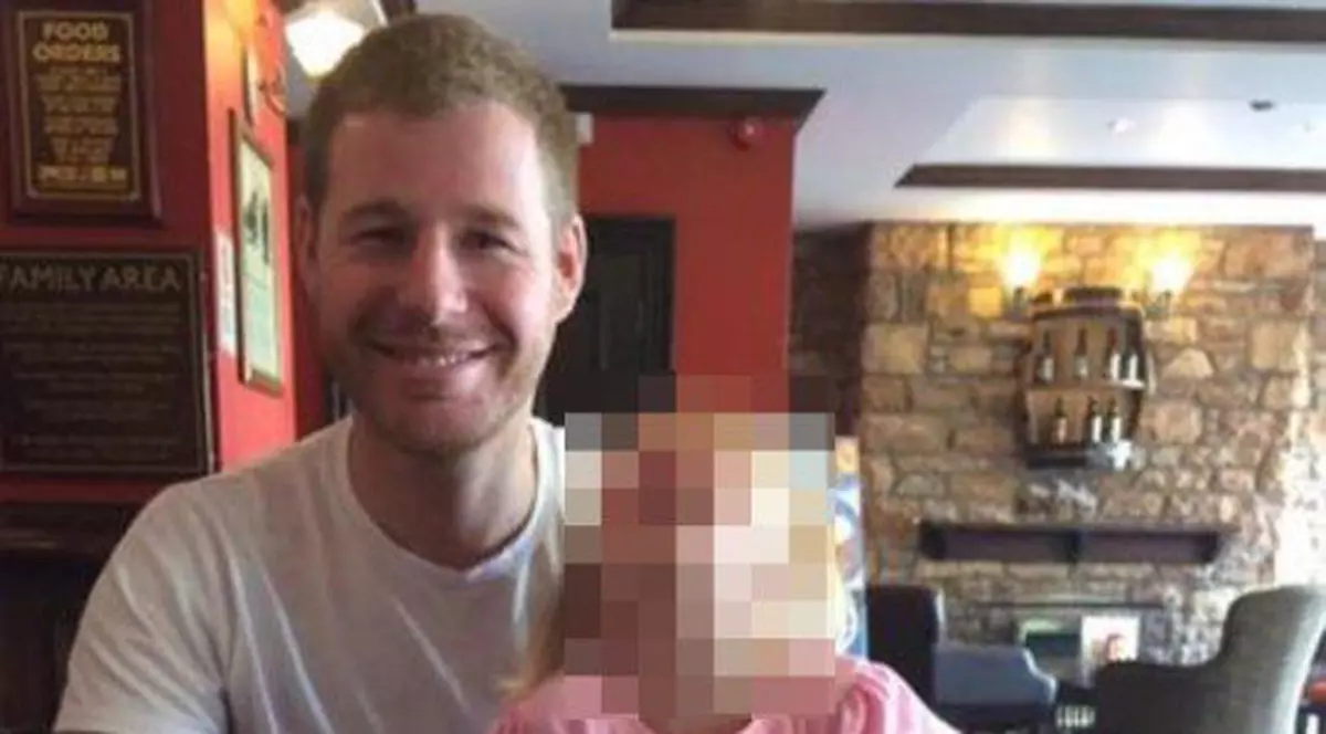 Un tată a murit la nouă zile după ce și-a salvat fiica dintr-un incendiu