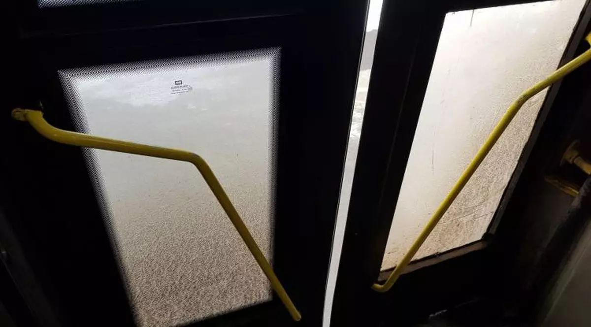 Un bărbat din Brăila a căzut din autobuz