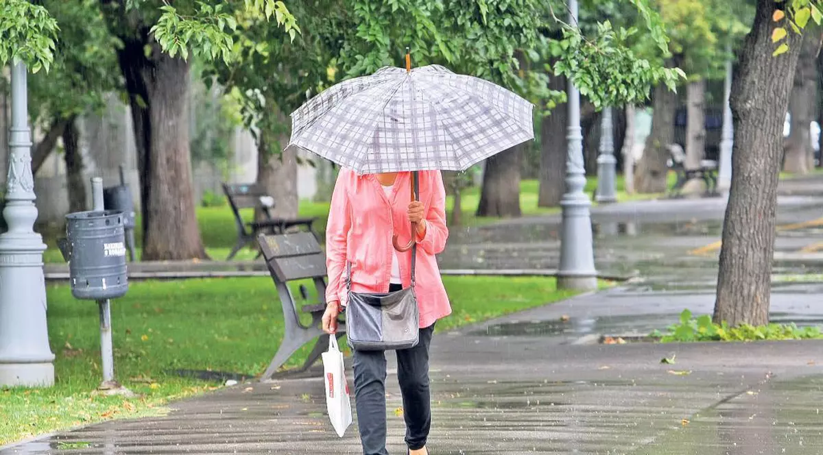 Cod portocaliu și cod galben de furtună, pe 25 iunie