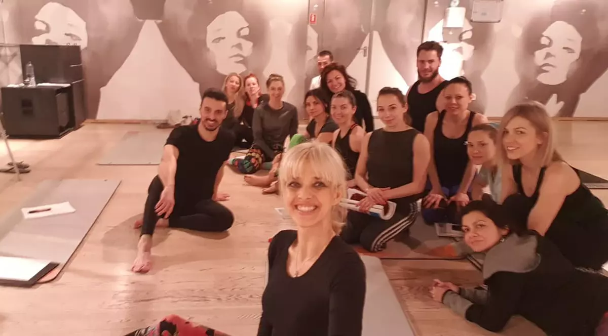 Fosta Miss România s-a reinventat la 51 de ani! Bianca Brad e acum instructor de pilates