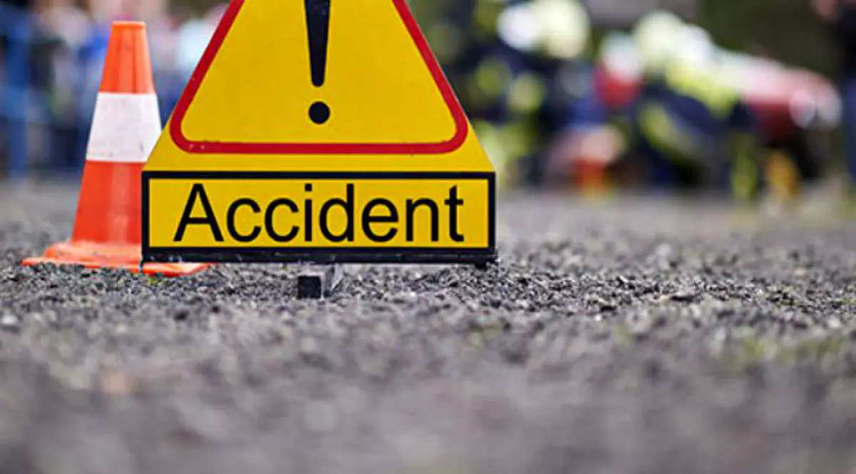 Un copil de 11 ani a provocat un accident teribil în Vaslui. A lovit două mașini și o conductă de gaz