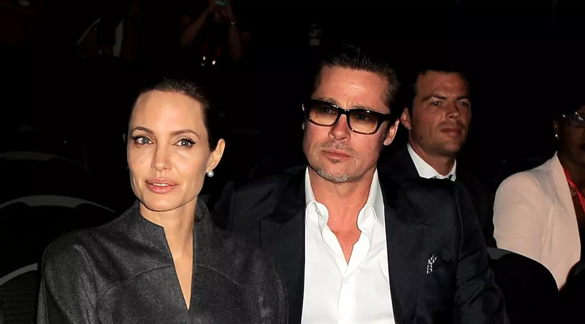 Angelina Jolie a renunțat la numele fostului soț. Nu mai vrea să aibă nicio legătură cu Brad Pitt