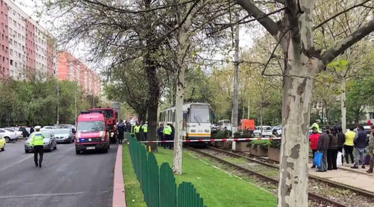 Bărbat lovit de tramvaiul 27