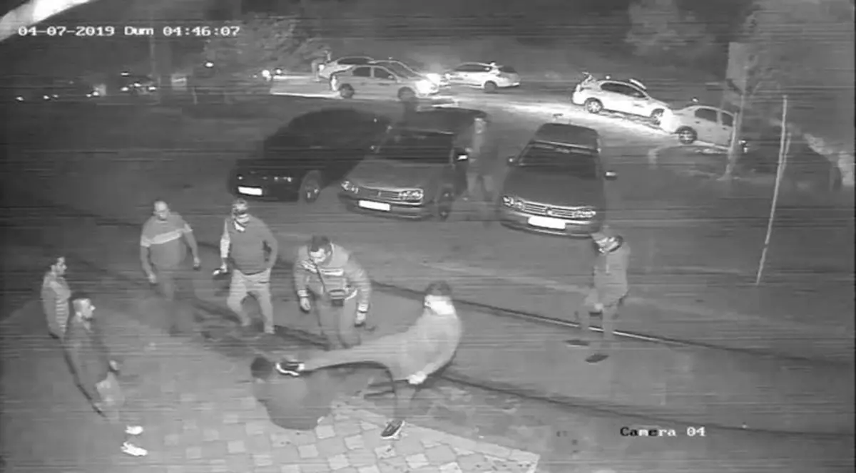 Bătaie între un client și taximetriștii din Galați