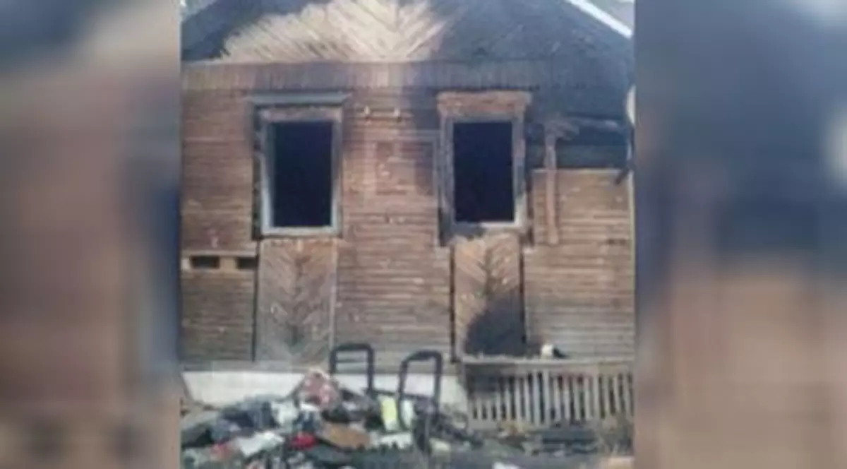O mamă din Rusia s-a îmbătat și le-a dat foc copiilor ei