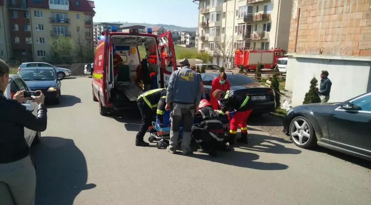 Un bărbat a căzut de pe o biserică aflată în construcție în Cluj