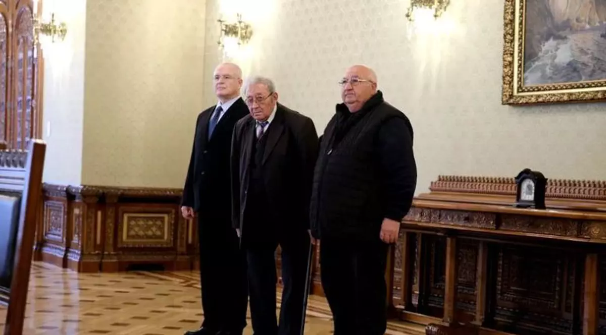 Fostul deținut politic Ioan Muntean adus de PSD la întâlnirea cu Iohannis: ”M-a impresionat. Nu i-am mai citit mesajul lui Nicolicea”