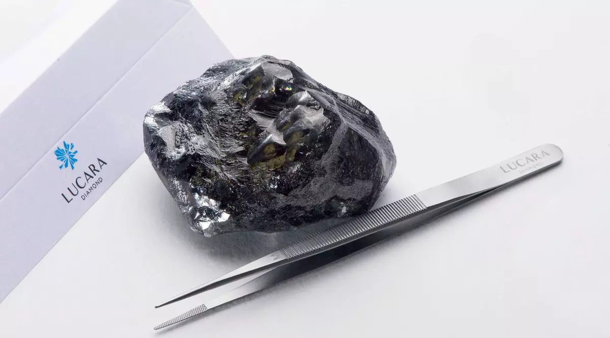 A fost descoperit al doilea cel mai mare diamant din lume. Piatra este mai mare decât o minge de tenis