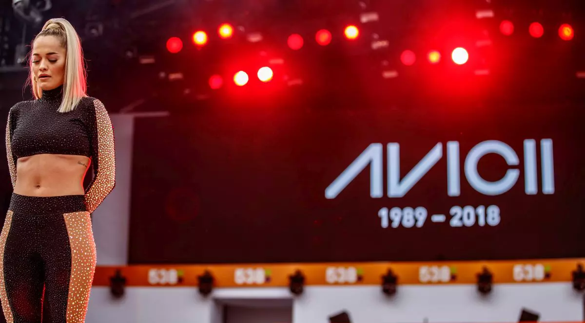 A fost lansată prima piesa de pe albumul postum al lui DJ Avicii