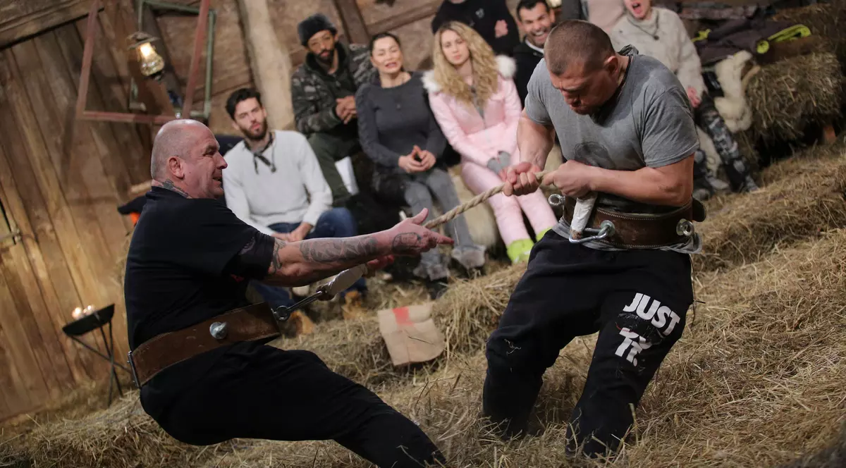 Cel mai așteptat duel de la Ferma. Moroșanu și Zmărăndescu intră în ring