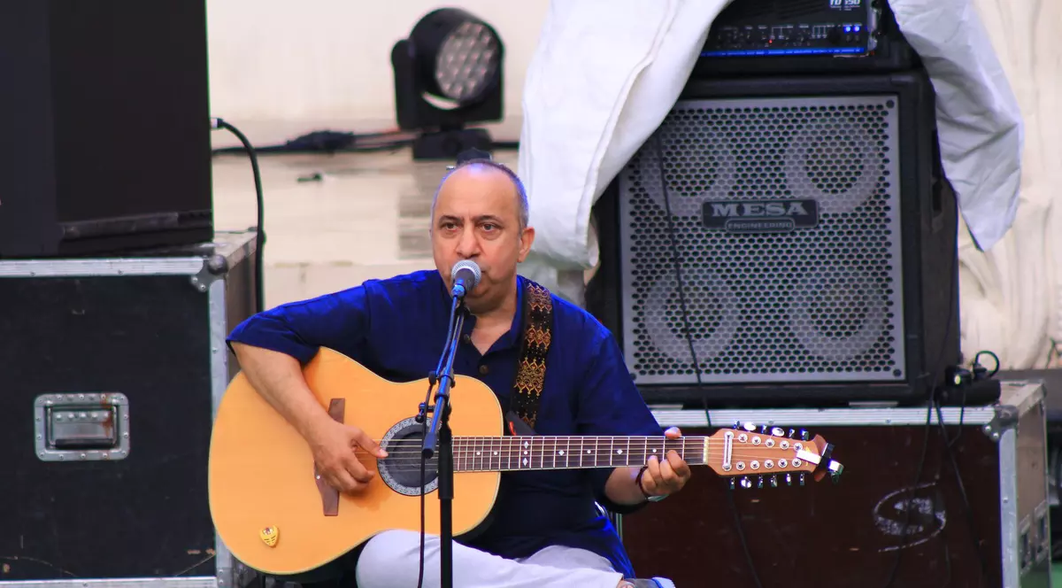 Fiul folkistului Emeric Imre e vedetă în Italia, dar nu în muzică, ci-n echitație! Cristian e jocheu profesionist