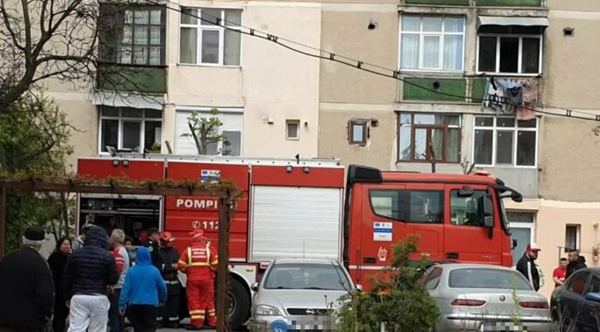 Explozie puternică într-un bloc din Olt. Mai multe locuințe au fost afectate, 16 oameni au fost evacuați