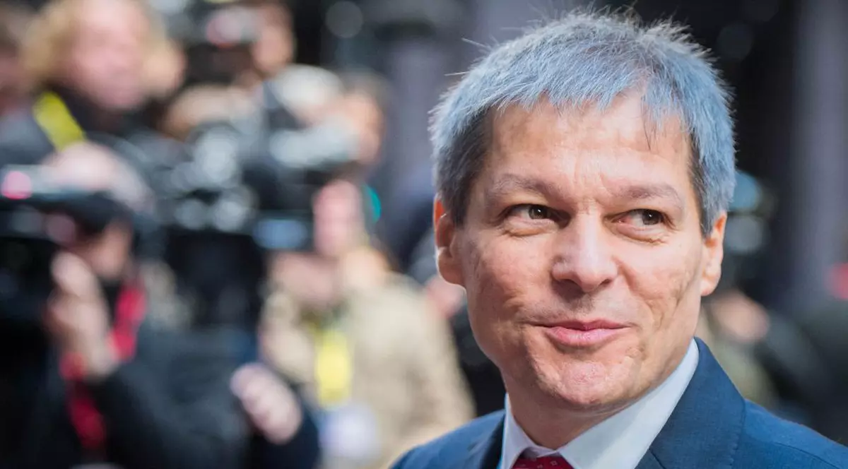 VIDEO INTERVIU / Dacian Cioloș: „Membrii Guvernului nu gândesc cu mintea lor”. Ce își reproșează din perioada în care a fost premier și cum caracterizează mandatul lui Dăncilă