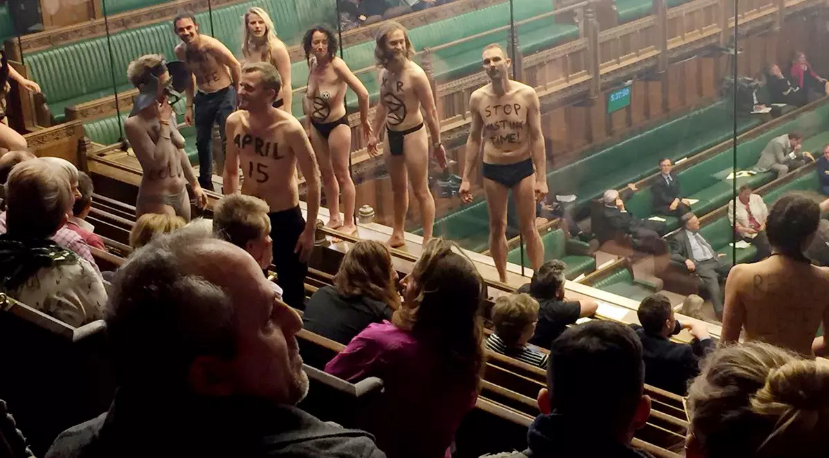 Protest în Parlamentul britanic în timpul votului pentru Brexit