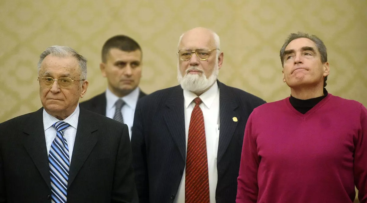 După aproape 30 de ani, Dosarul Revoluției a fost finalizat. Ion Iliescu, Gelu Voican Voiculescu, Iosif Rus, trimiși în judecată pentru infracțiuni contra umanității