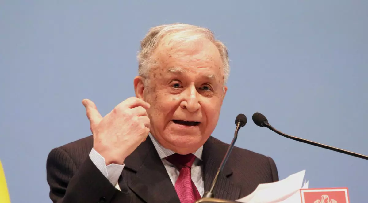 UPDATE/ Ion Iliescu a fost operat la inimă. Fostul președinte este în afara oricărui pericol