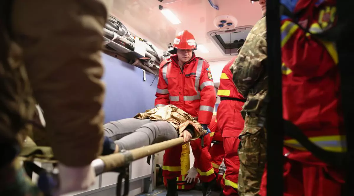 Exercițiul de salvare și evacuare a victimelor de la metrou, în imagini