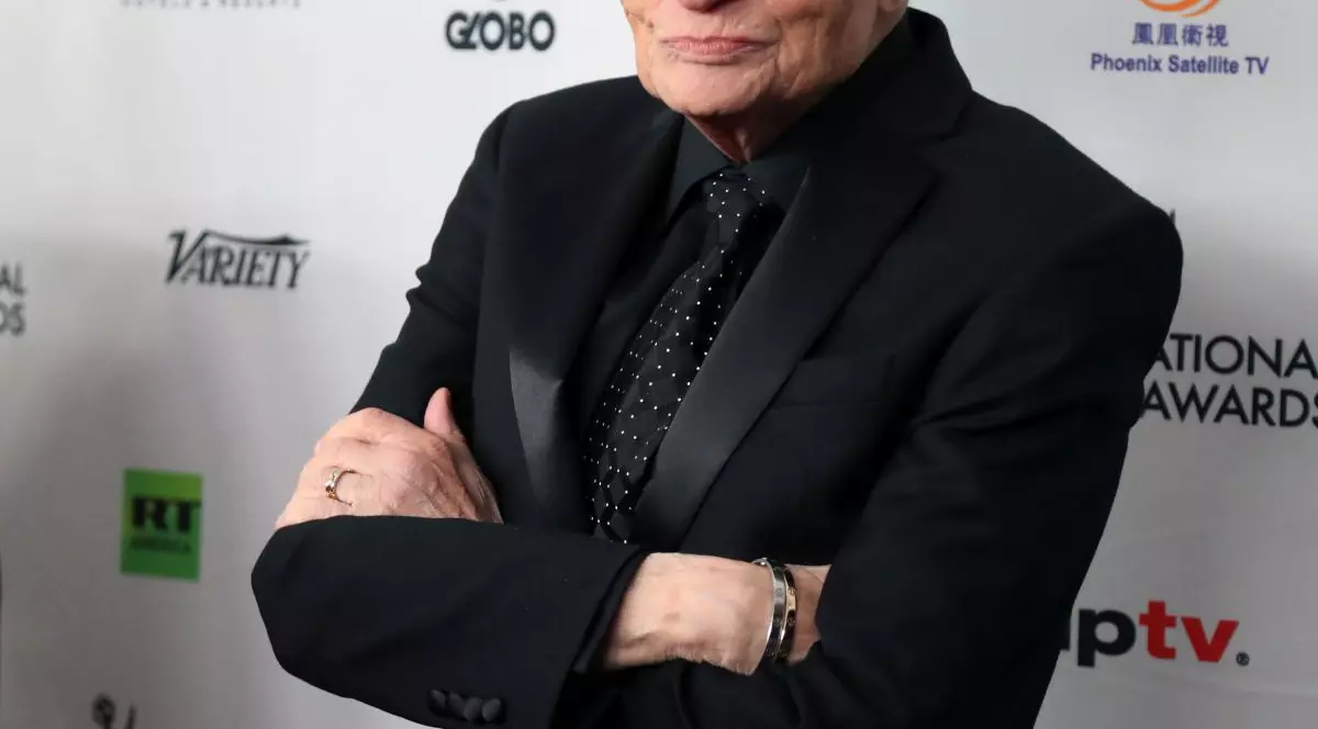 Celebrul jurnalist american Larry King a suferit un atac de cord