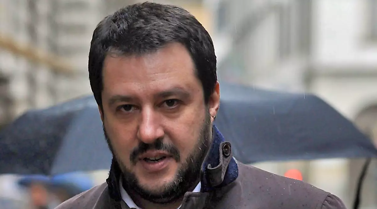 Mesajul ironic al lui Matteo Salvini pentru românul prins cu droguri după ce s-a pozat cu un Lamborghini al Poliției
