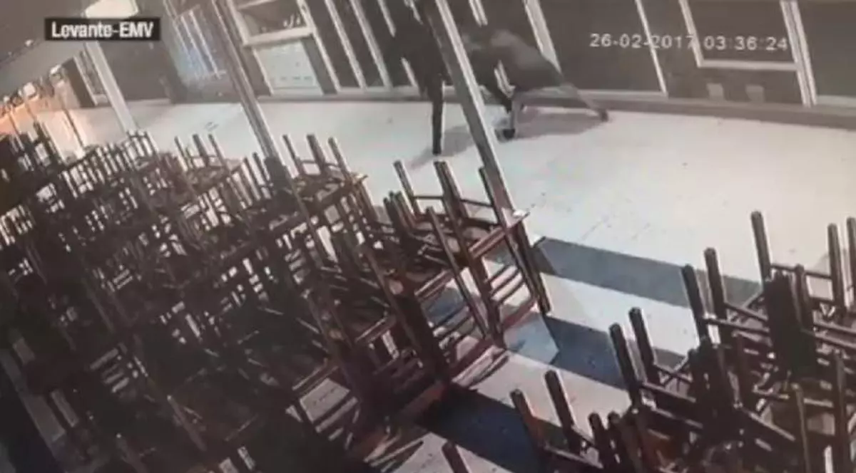 O româncă din Spania a rămas fără miros, după ce soțul ei a bătut-o