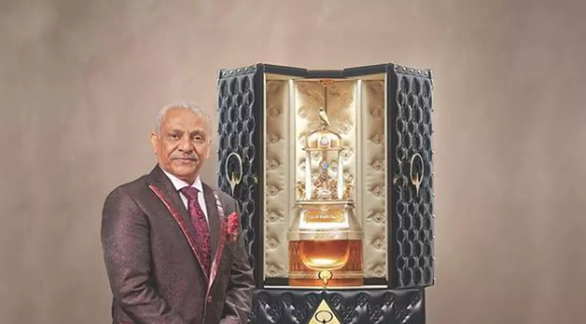 Parfumul care costă cât peste 100 Dacii Logan.