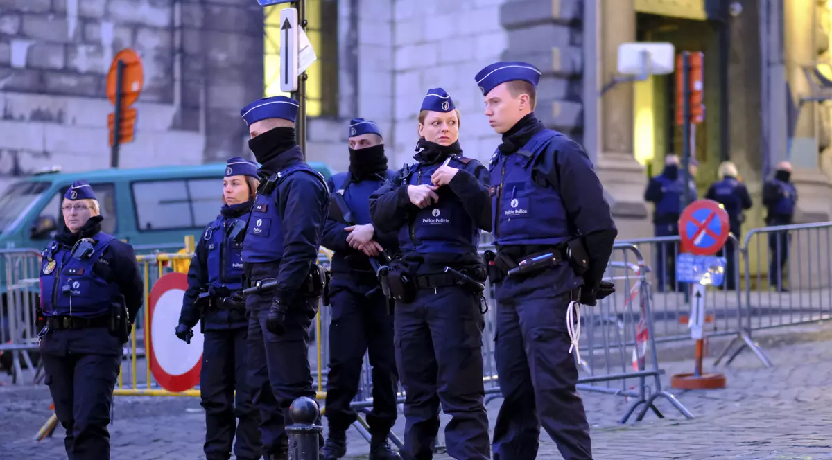 Mai mulţi răniţi, în urma unui atac cu cuţitul la o staţie de metrou din Bruxelles FOTO: EPA-EFE/OLIVIER HOSLET