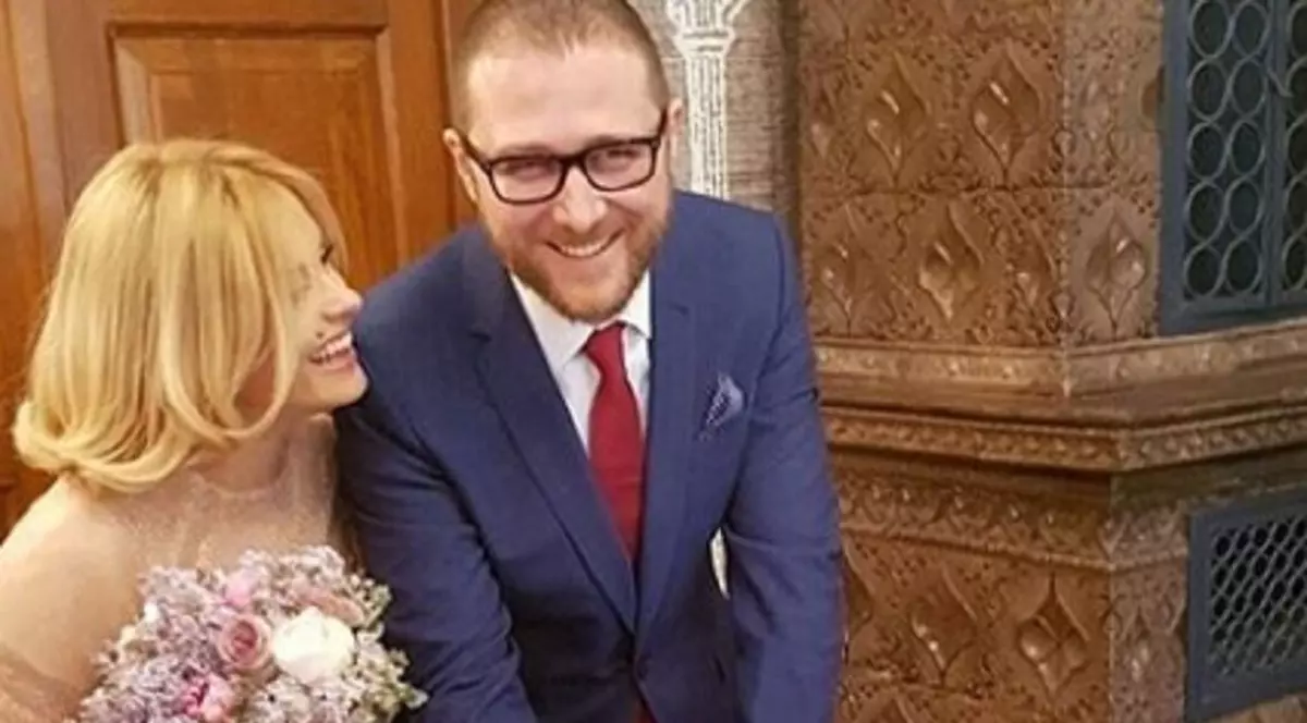 Simona Gherghe și soțul ei aniversează doi ani de la cununia civilă. „O tonă de emoții și multe zâmbete”
