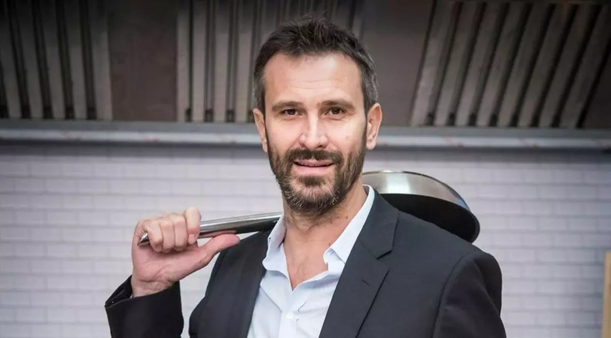 Cine prezintă emisiunea Star Chef alături de Nicolai Tand. Este o cunoscută intrerpretă de muzică populară