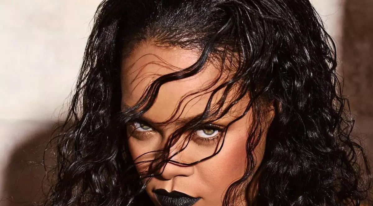 Rihanna, enervată la culme după ce un bărbat i-a luat o stridie din farfurie la restaurant