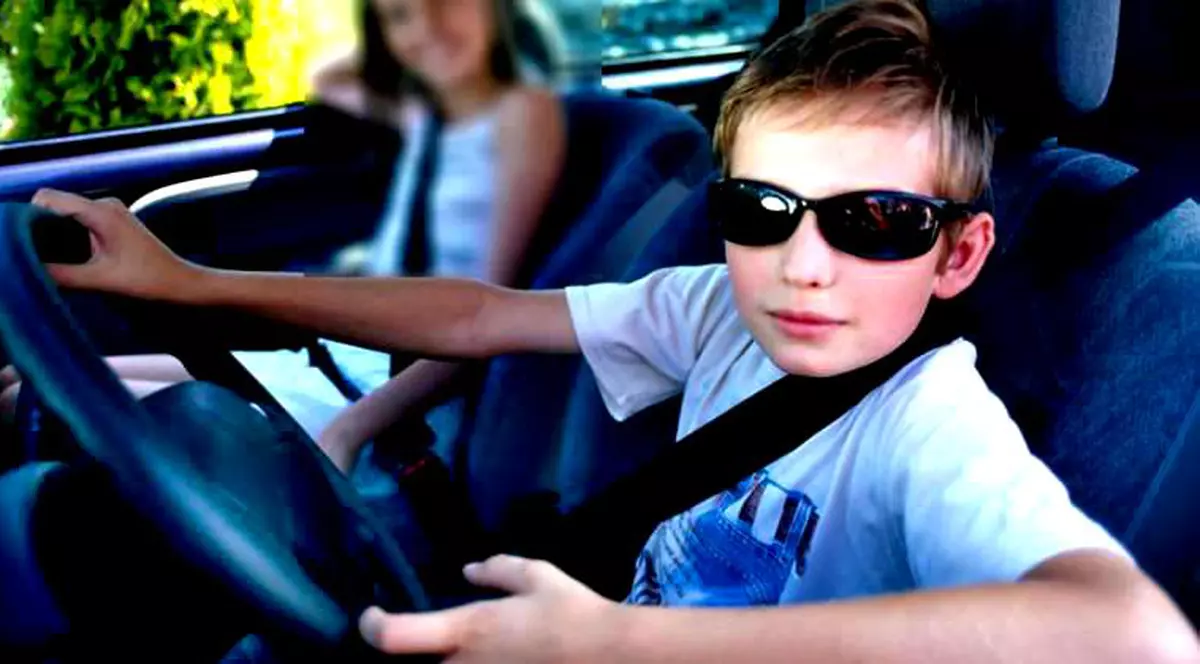 Un băiat de 14 ani din Tulcea a dat 13 spargeri și a furat o mașină