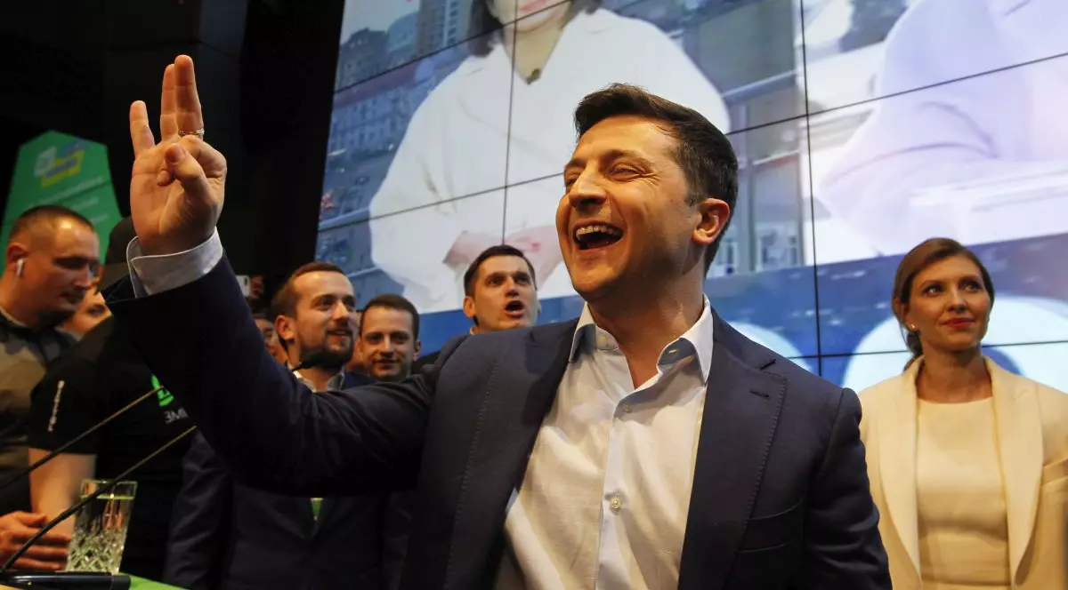 OPINIE/ „Sluga naroda” - comedia tv care a aruncat Ucraina cu capul în gol. Claudiu Săftoiu, despre cum a ajuns Zelensky, un actor fără experiență politică, președintele Ucrainei