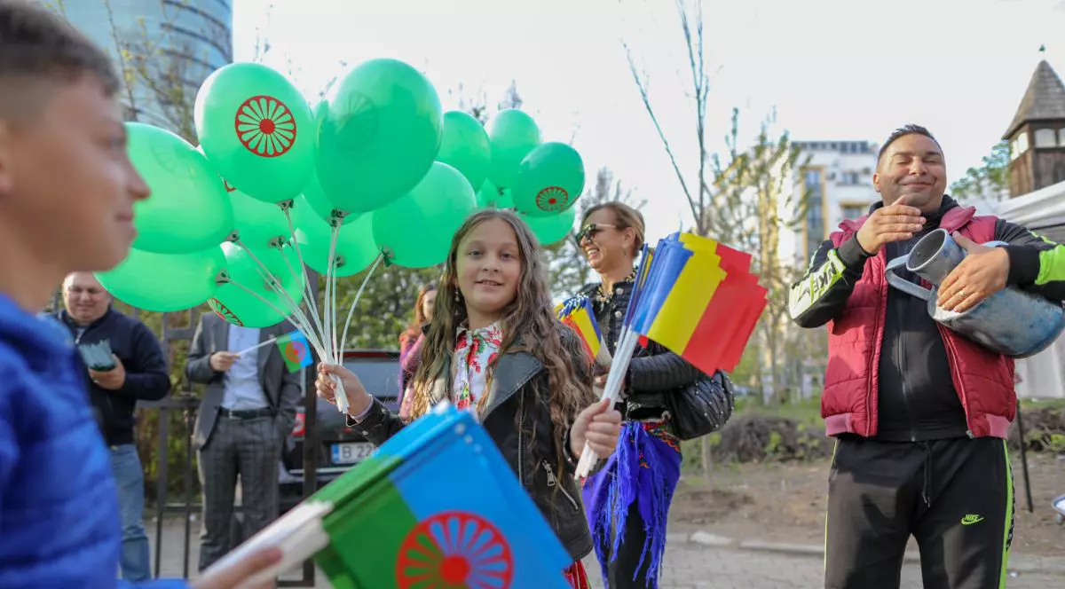FOTO | Ziua Romilor marcată în acest weekend în București printr-un marș pentru combaterea rasismului și ateliere meșteșugărești