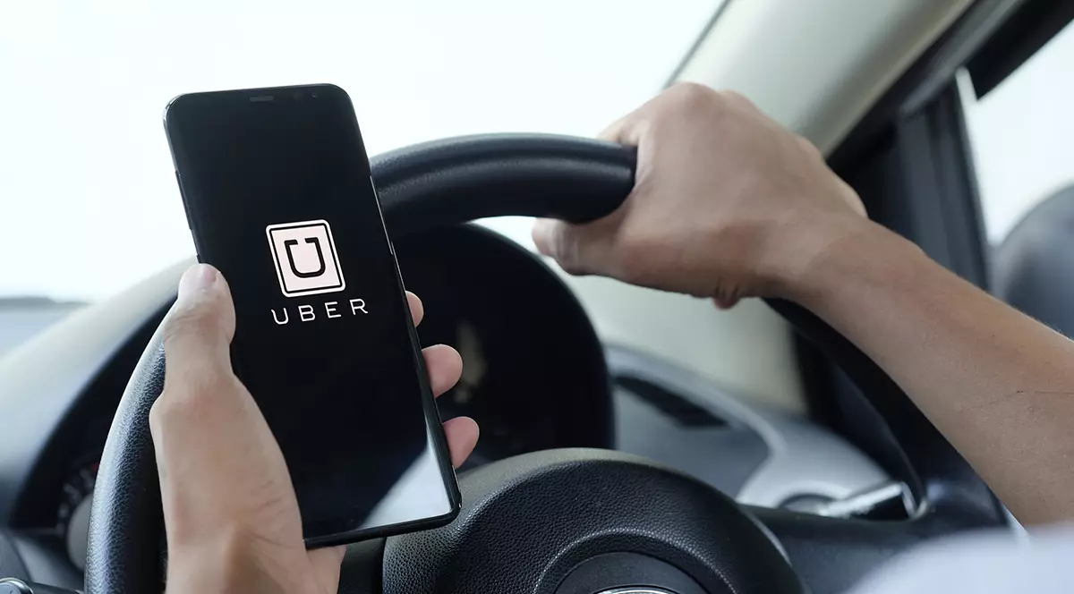 Reacții la adresa dezvăluirilor Libertatea: o fostă ziaristă acuză Uber și Bolt că își tratează prost șoferii în România