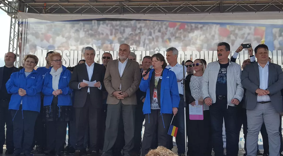 FOTO | Tăriceanu cere comisie de anchetă pentru cercetarea abuzurilor Securităţii şi a complicilor ei: "Cazul Augustin Lazăr nu poate rămâne fără niciun efect"