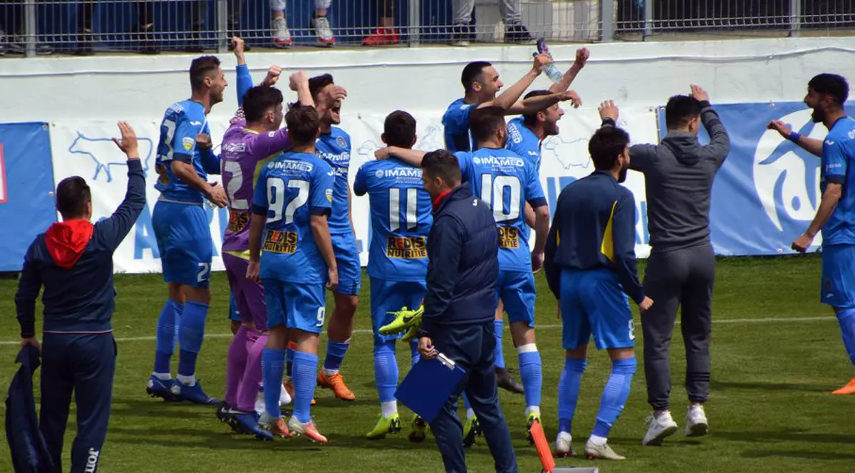 Liga 2, etapa a 37-a. Academica Clinceni și Chindia au promovat în Liga 1. Petrolul, victorie la Arad. Locul de baraj se va decide în ultima etapă
