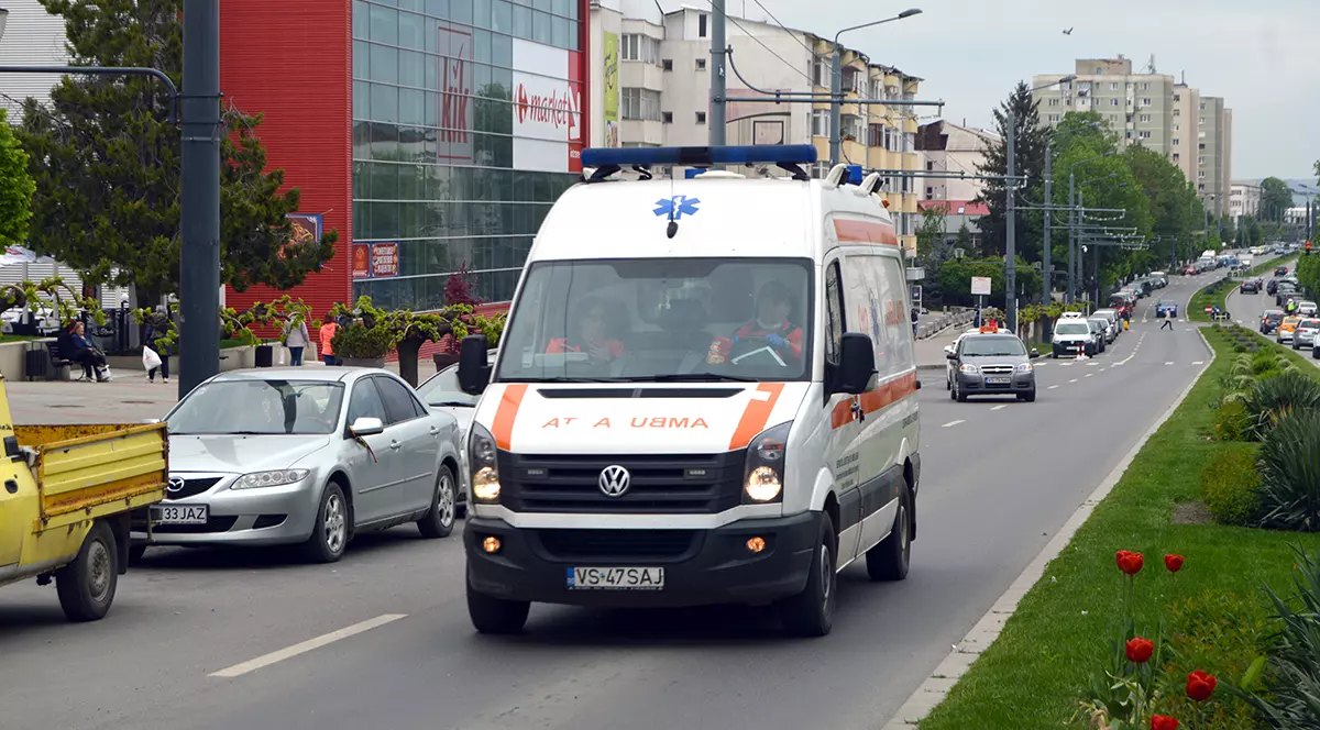 Un biciclist a murit după ce a căzut de pe bicicletă în stațiunea Păltiniș